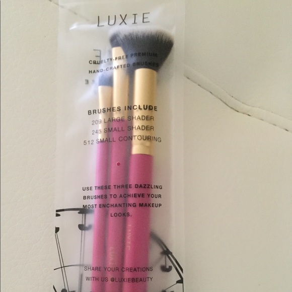 **SOLD**Luxie Summer Daze 3 Piece Brush Set - Picture 2 of 4